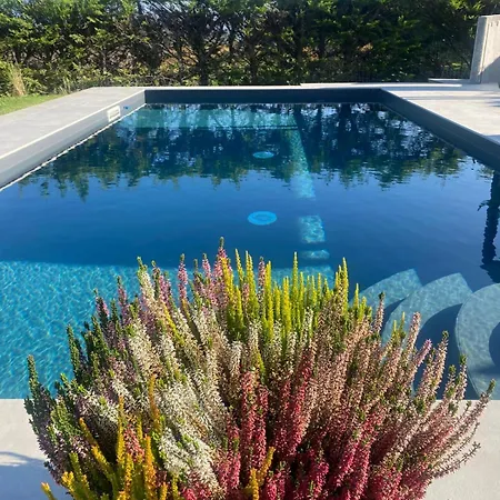 Pensión Independent In With Pool 3*