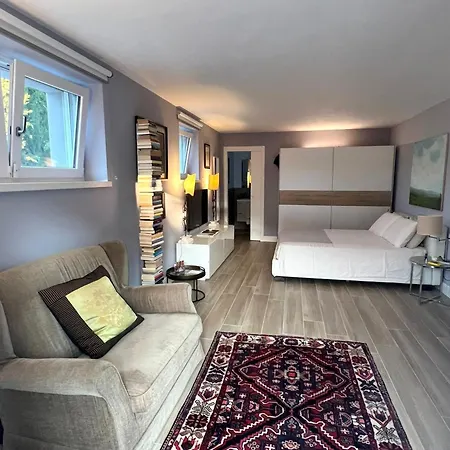 Independent In With Pool Pensjonat Costermano