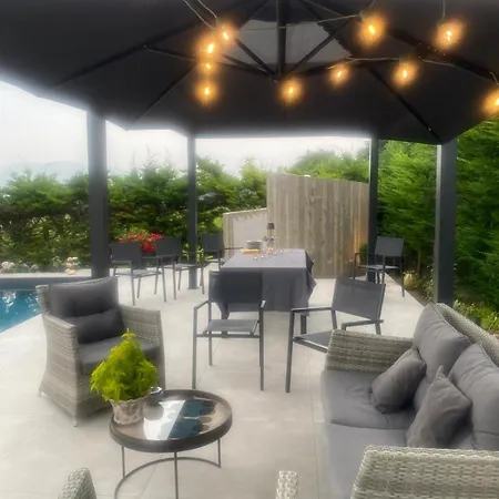 Pensjonat Independent In With Pool