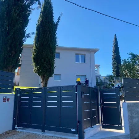 Independent In With Pool Pensjonat Costermano