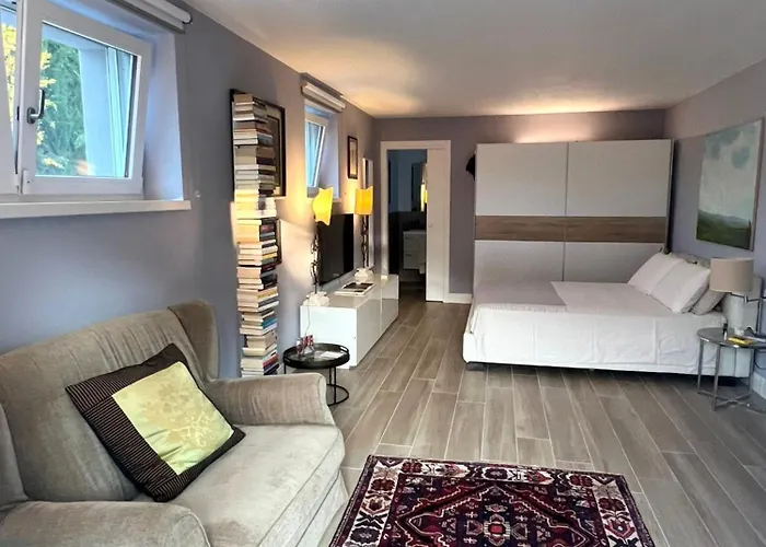 Independent In With Pool Гостевой дом Костермано